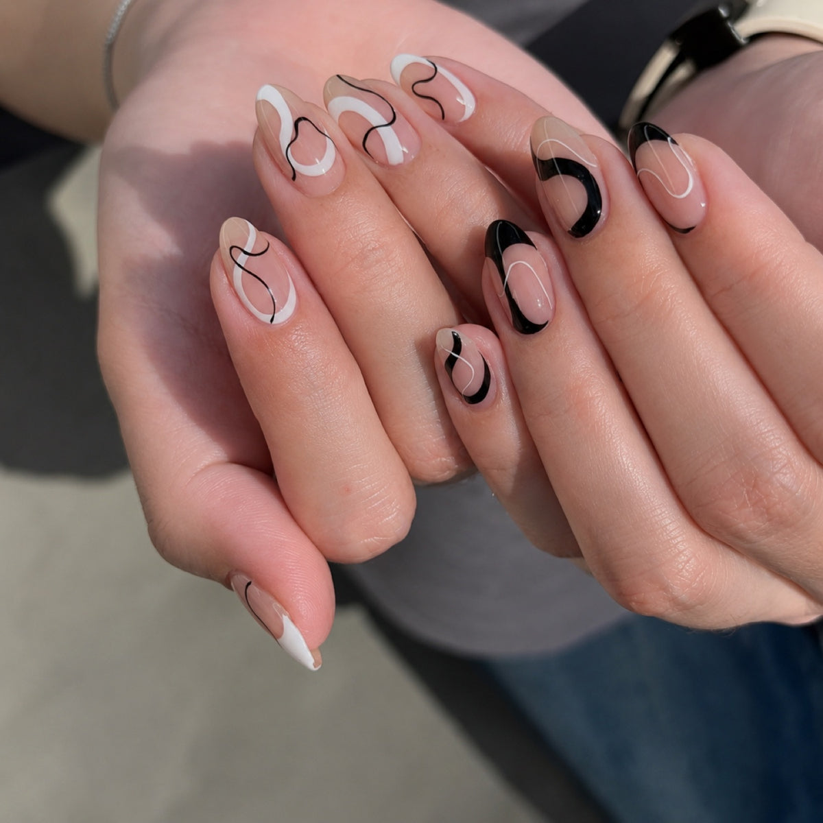 Monochrome Ribbon Press-On Nails | Reusable Gel Nails | Fluture